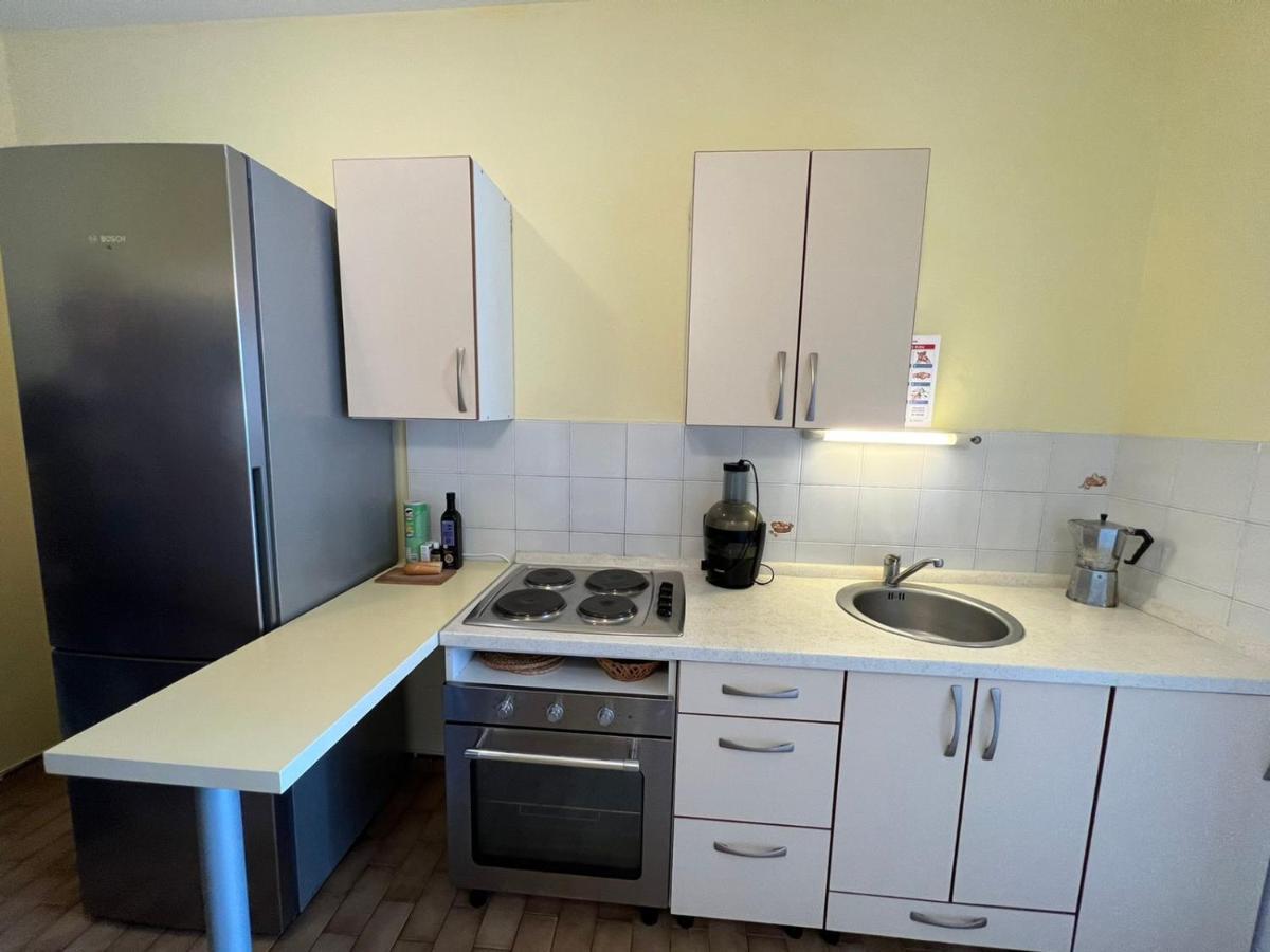 Sea Breeze Apartments With Private Beach And Boat Anchorage Stara Novalja Exterior photo
