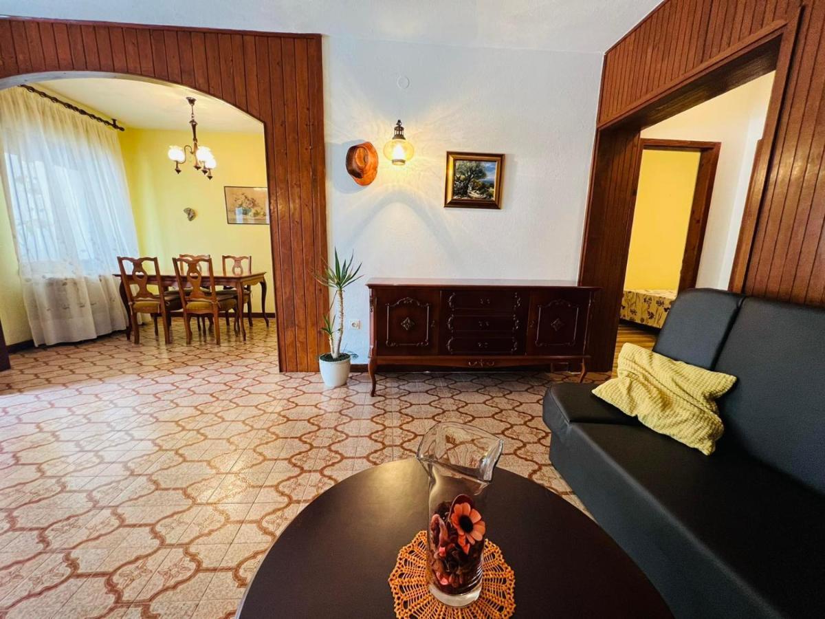 Sea Breeze Apartments With Private Beach And Boat Anchorage Stara Novalja Exterior photo